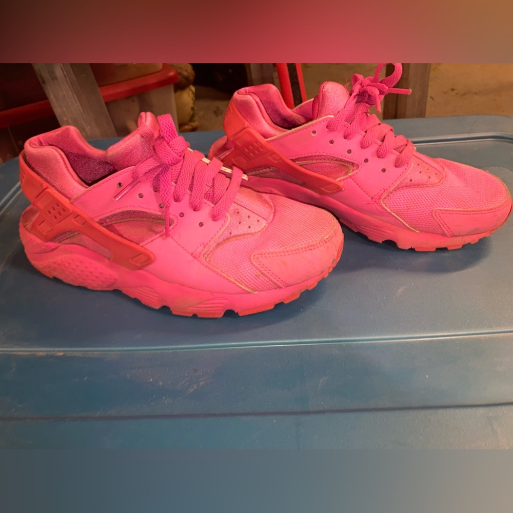 Nike Pink Athletic Sneakers (Y)